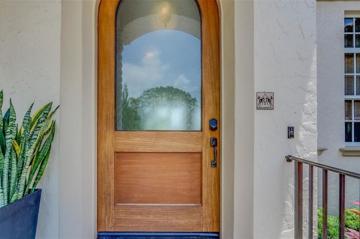 Image No.4-4 Bed Property for sale