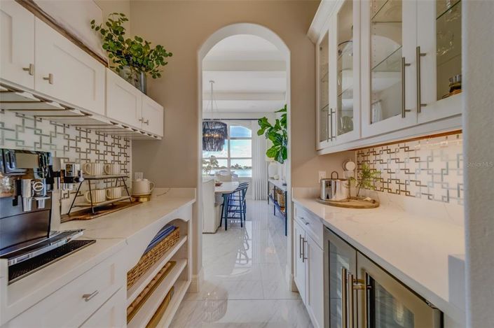 Image No.44-4 Bed Property for sale