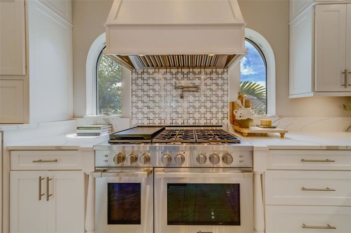 Image No.49-4 Bed Property for sale