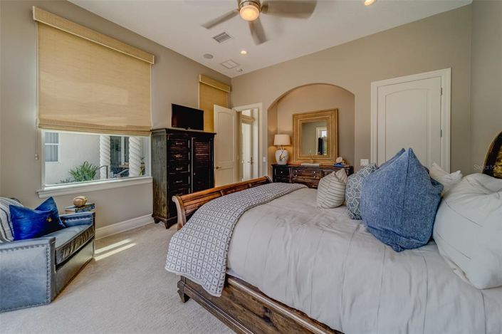 Image No.58-4 Bed Property for sale