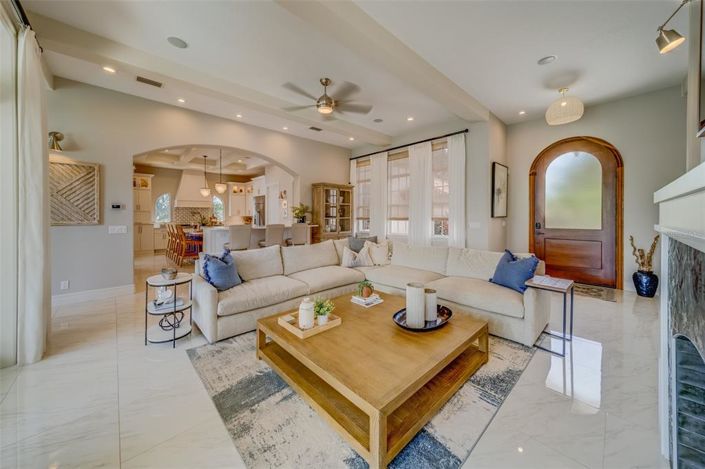 Image No.60-4 Bed Property for sale