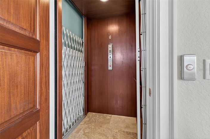 Image No.20-5 Bed Property for sale