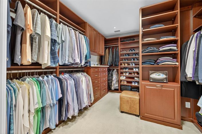 Image No.28-5 Bed Property for sale