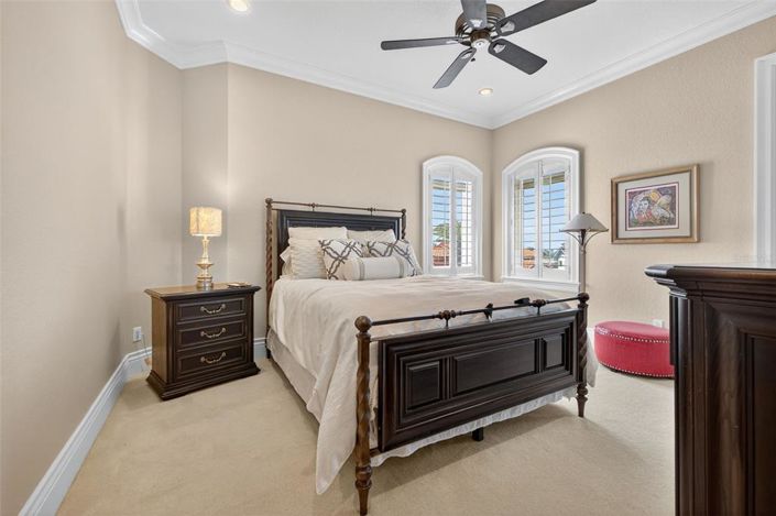 Image No.31-5 Bed Property for sale