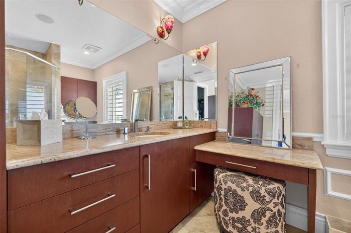 Image No.32-5 Bed Property for sale