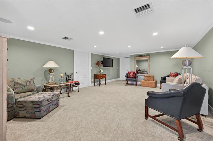 Image No.37-5 Bed Property for sale