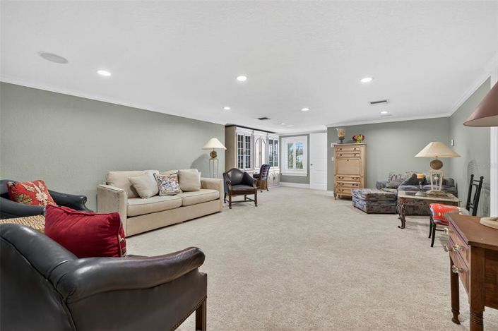 Image No.38-5 Bed Property for sale