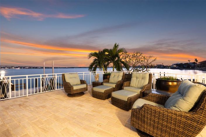 Image No.43-5 Bed Property for sale