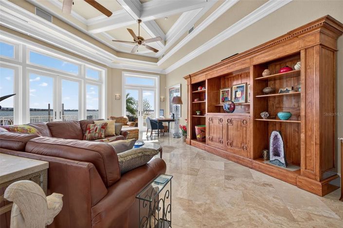 Image No.6-5 Bed Property for sale