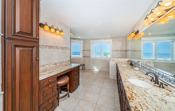 Image No.16-4 Bed Property for sale