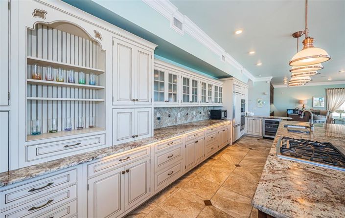 Image No.48-4 Bed Property for sale