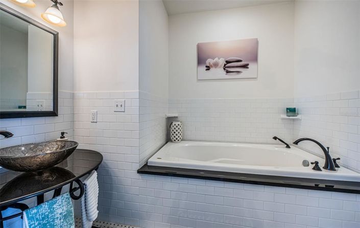 Image No.50-4 Bed Property for sale