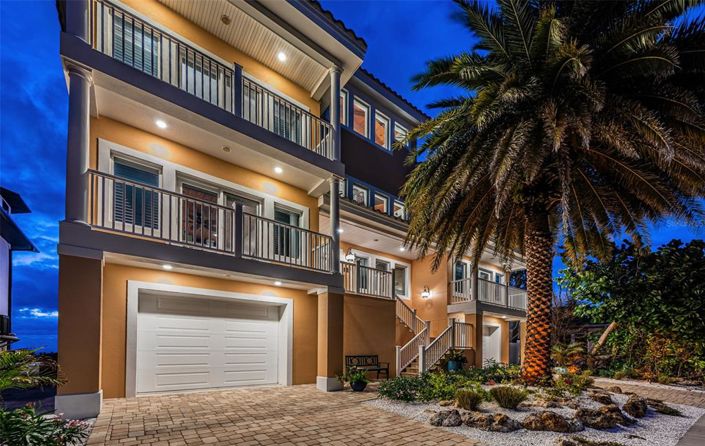 Image No.6-4 Bed Property for sale