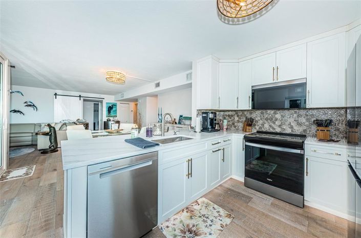 Image No.11-2 Bed Property for sale