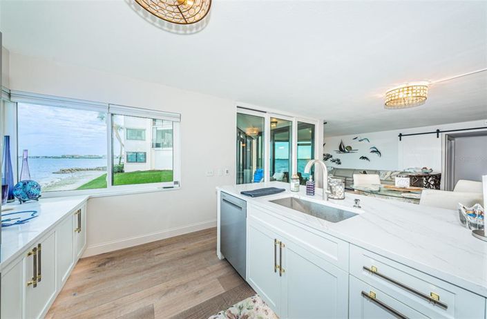 Image No.12-2 Bed Property for sale