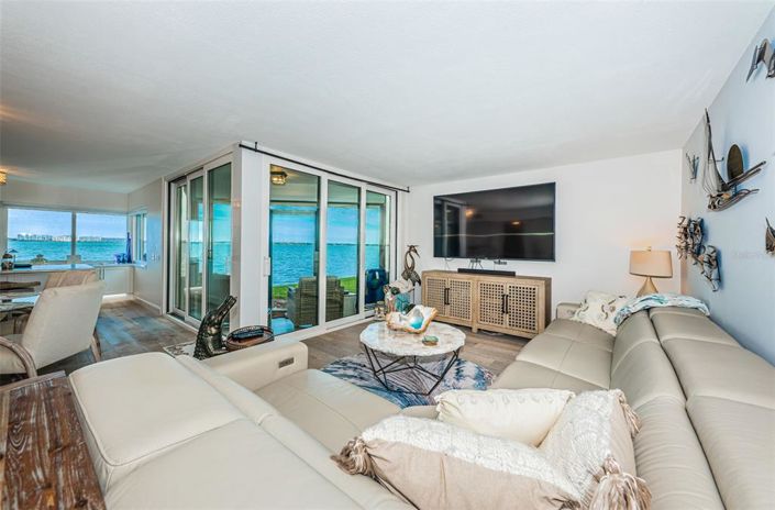 Image No.13-2 Bed Property for sale