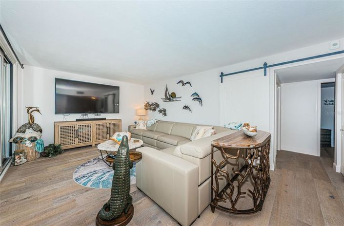 Image No.20-2 Bed Property for sale