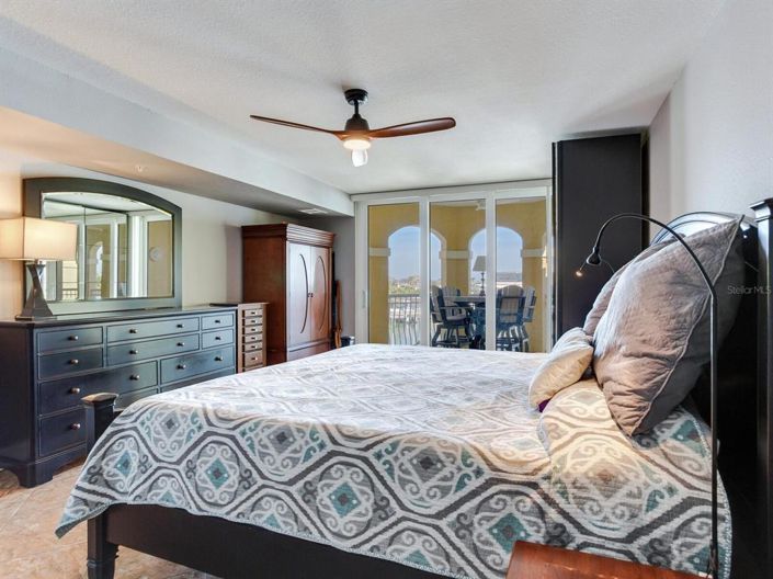 Image No.40-3 Bed Property for sale