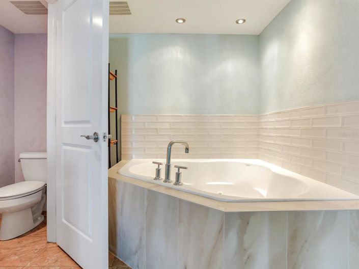 Image No.45-3 Bed Property for sale