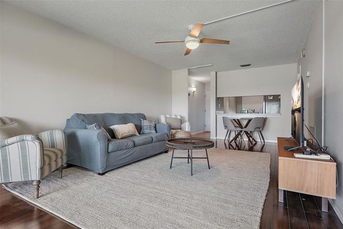 Image No.12-2 Bed Property for sale