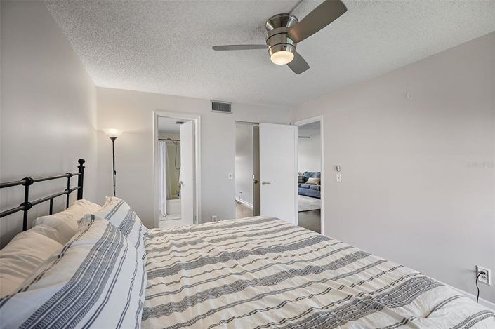 Image No.14-2 Bed Property for sale