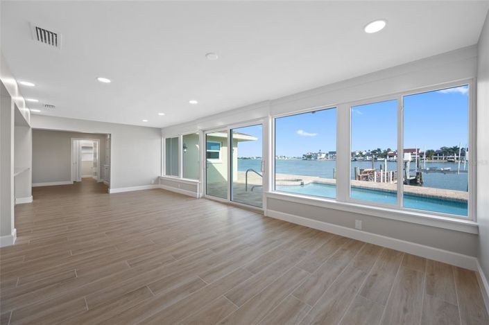 Image No.15-4 Bed Property for sale