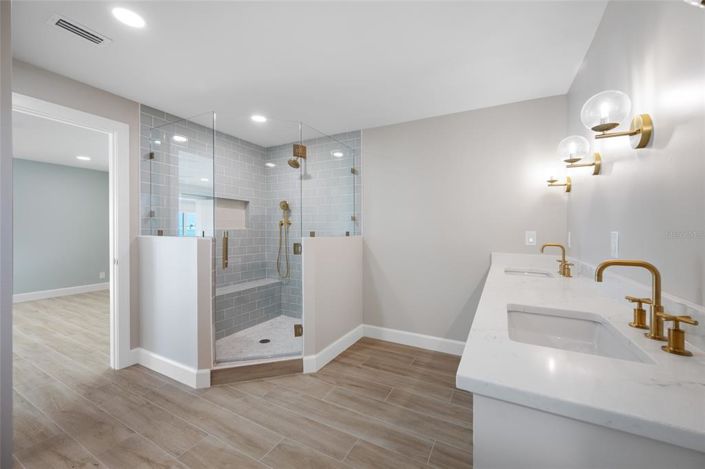 Image No.34-4 Bed Property for sale