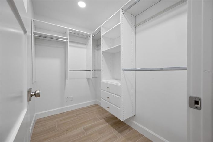 Image No.36-4 Bed Property for sale