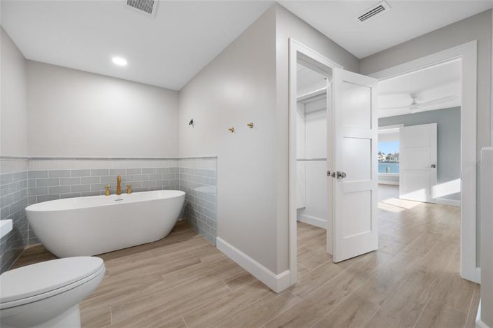 Image No.40-4 Bed Property for sale