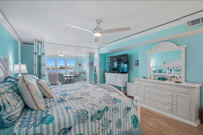 Image No.17-2 Bed Property for sale