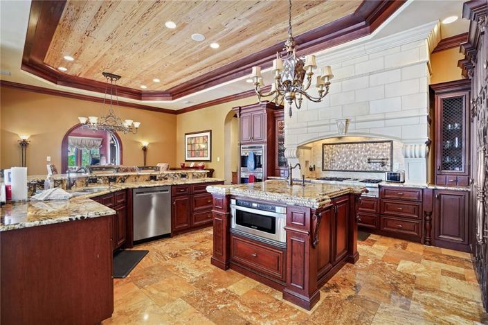 Image No.13-5 Bed Property for sale