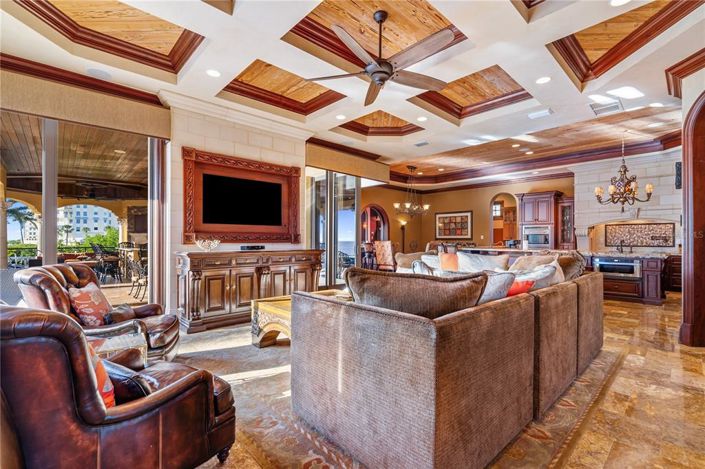 Image No.24-5 Bed Property for sale