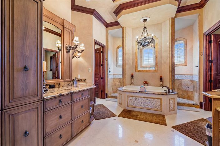 Image No.35-5 Bed Property for sale