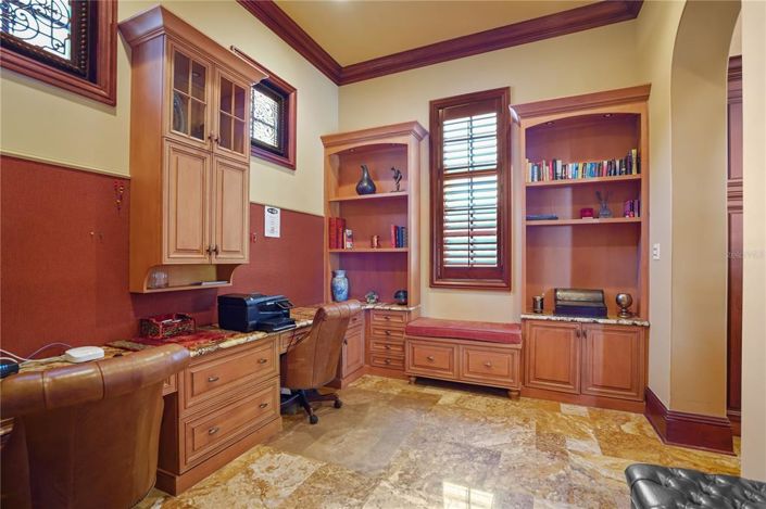 Image No.40-5 Bed Property for sale