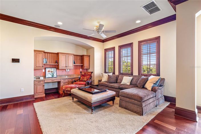 Image No.45-5 Bed Property for sale