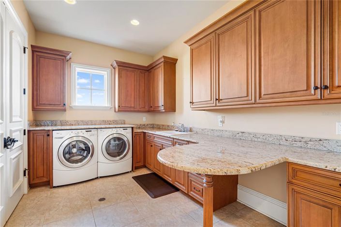 Image No.48-5 Bed Property for sale