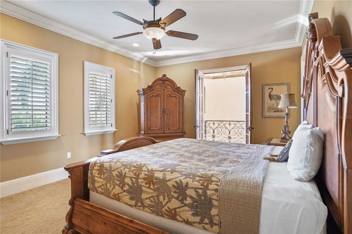 Image No.50-5 Bed Property for sale