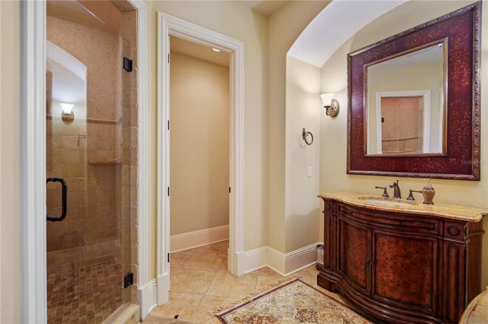 Image No.52-5 Bed Property for sale