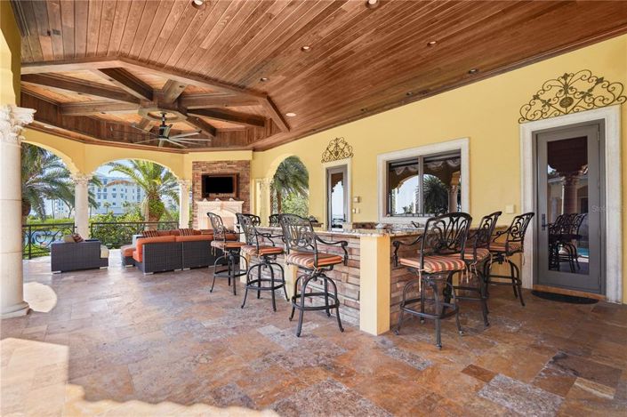 Image No.6-5 Bed Property for sale