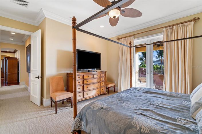 Image No.60-5 Bed Property for sale