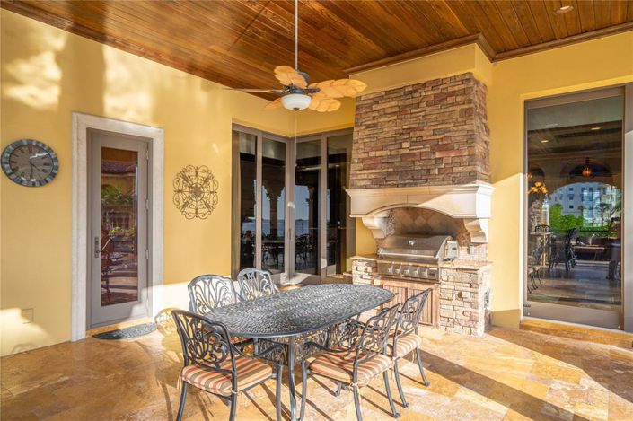 Image No.9-5 Bed Property for sale