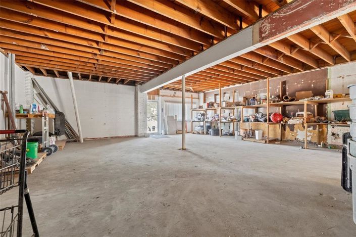 Image No.8-4 Bed Property for sale