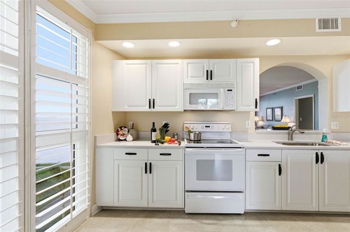 Image No.10-3 Bed Property for sale