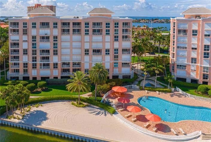 Image No.21-Propriété de 3 chambres à vendre à St. Petersburg