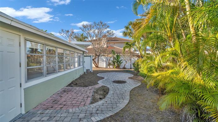 Image No.24-3 Bed Property for sale