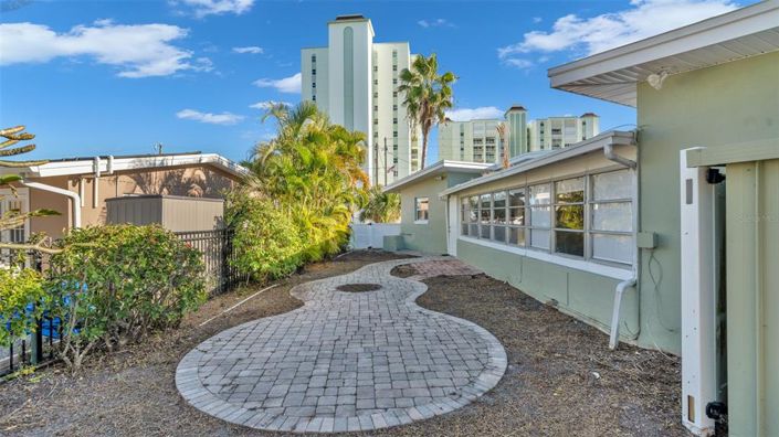 Image No.25-3 Bed Property for sale