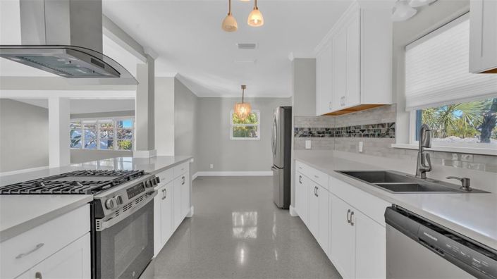 Image No.9-3 Bed Property for sale