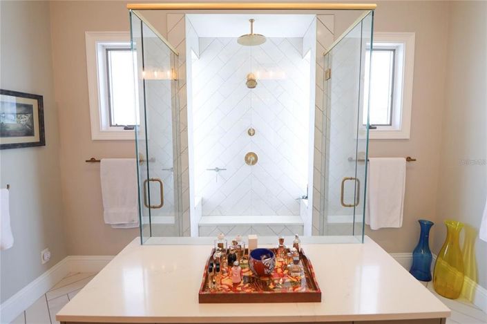 Image No.20-4 Bed Property for sale