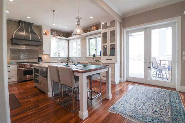 Image No.8-4 Bed Property for sale