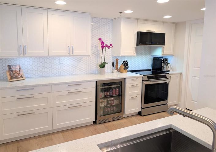 Image No.11-2 Bed Property for sale